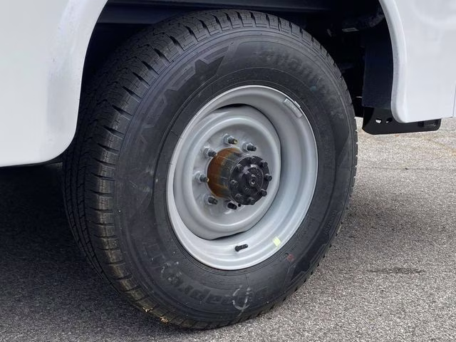 2026 Oxford White Ford E-350SD Base RWD Truck