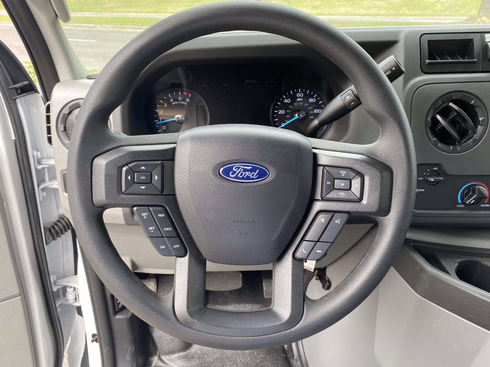 2026 Oxford White Ford E-350SD Base RWD Truck