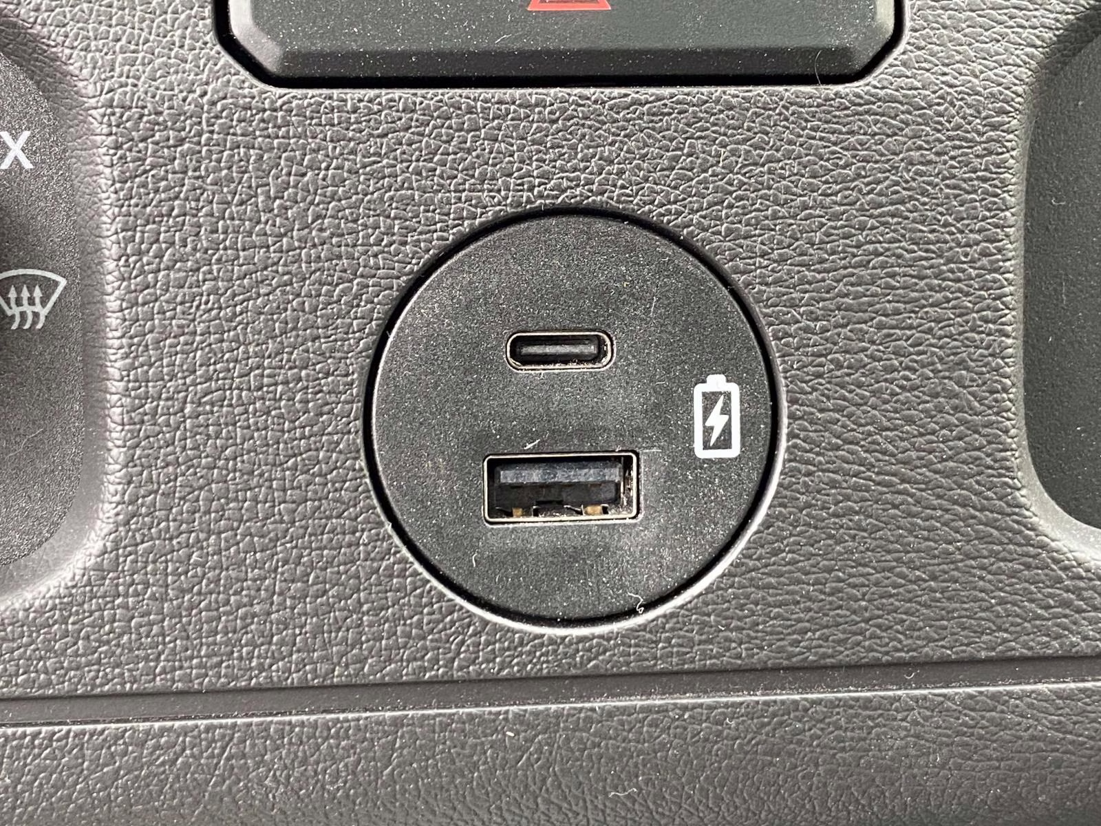 2026 Oxford White Ford E-350SD Base RWD Truck