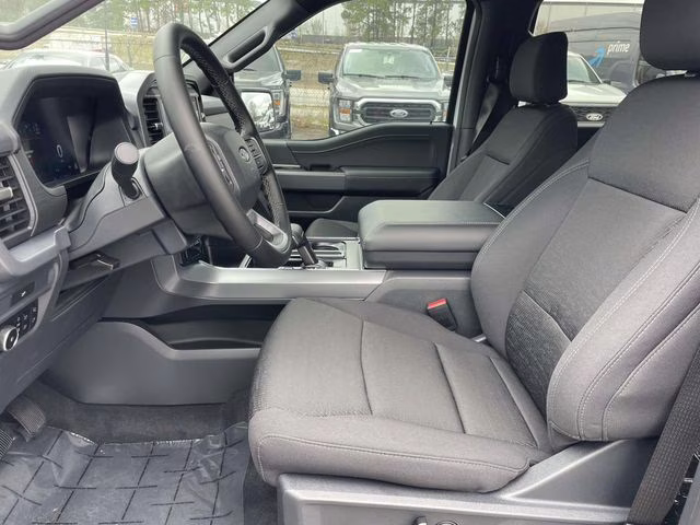 2026 Oxford White Ford F-150 XLT 4X4 Truck