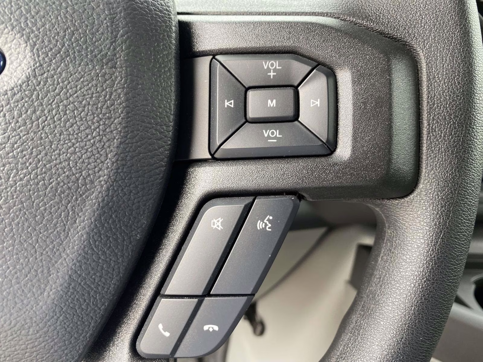 2026 Oxford White Ford E-350SD Base RWD Truck