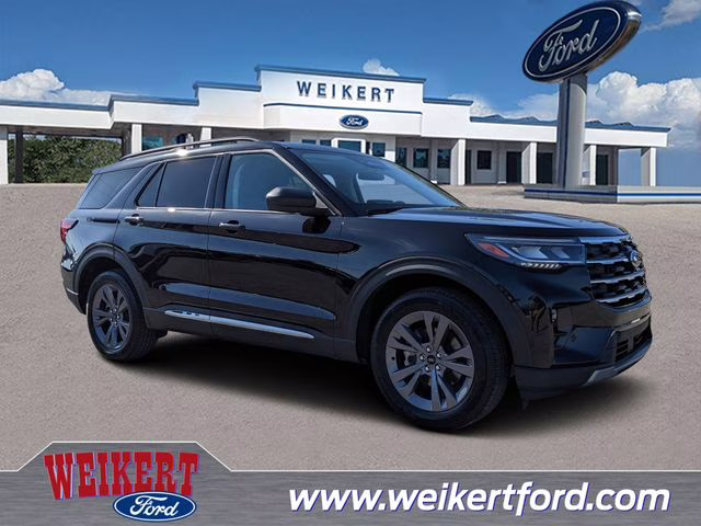 2025 Black Metallic Ford Explorer Active 4X4 SUV