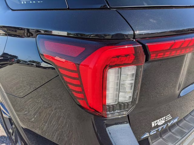 2025 Black Metallic Ford Explorer Active 4X4 SUV