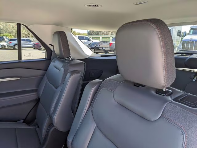 2025 Black Metallic Ford Explorer Active 4X4 SUV