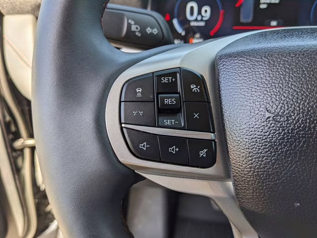 2025 Black Metallic Ford Explorer Active 4X4 SUV