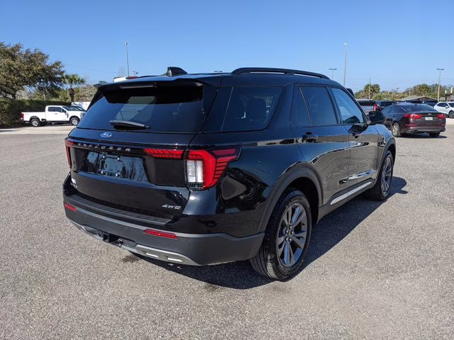 2025 Black Metallic Ford Explorer Active 4X4 SUV