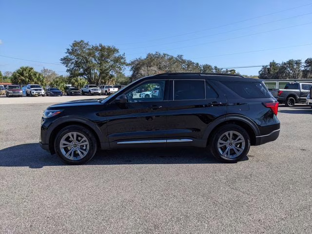 2025 Black Metallic Ford Explorer Active 4X4 SUV