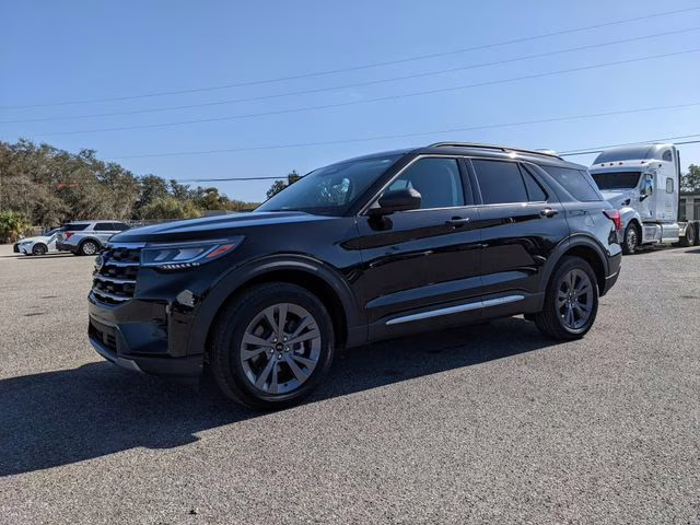 2025 Black Metallic Ford Explorer Active 4X4 SUV