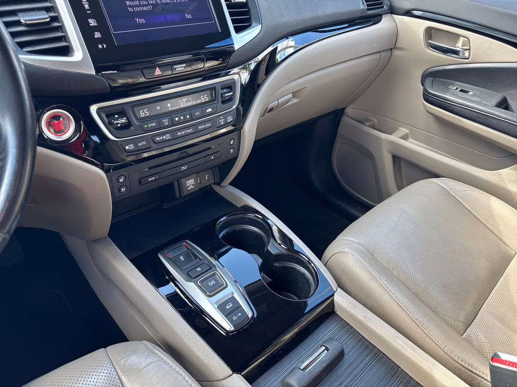 2016 Black Forest Pearl Honda Pilot Elite AWD SUV