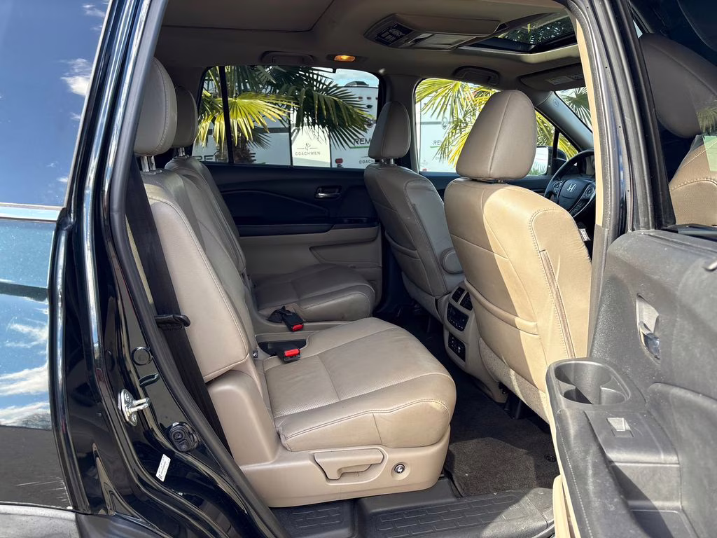 2016 Black Forest Pearl Honda Pilot Elite AWD SUV