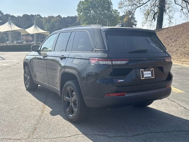 2026 Diamond Black Crystal Pearlcoat Jeep Grand Cherokee Limited RWD SUV