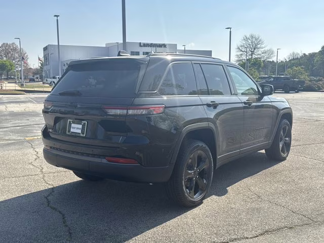 2026 Diamond Black Crystal Pearlcoat Jeep Grand Cherokee Limited RWD SUV