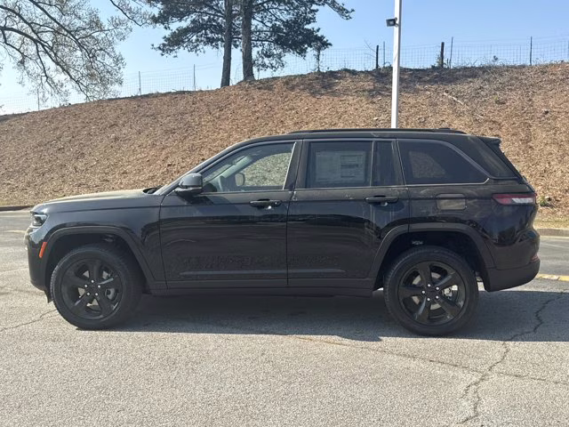 2026 Diamond Black Crystal Pearlcoat Jeep Grand Cherokee Limited RWD SUV