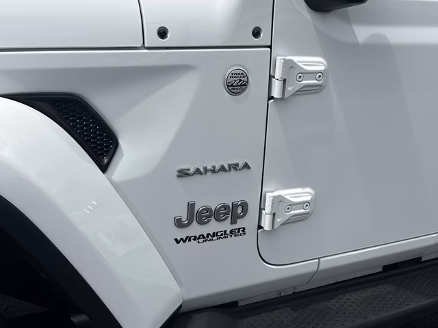 2021 Bright White Clearcoat Jeep Wrangler Unlimited Sahara 4X4 Convertible