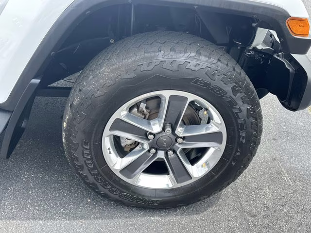 2021 Bright White Clearcoat Jeep Wrangler Unlimited Sahara 4X4 Convertible