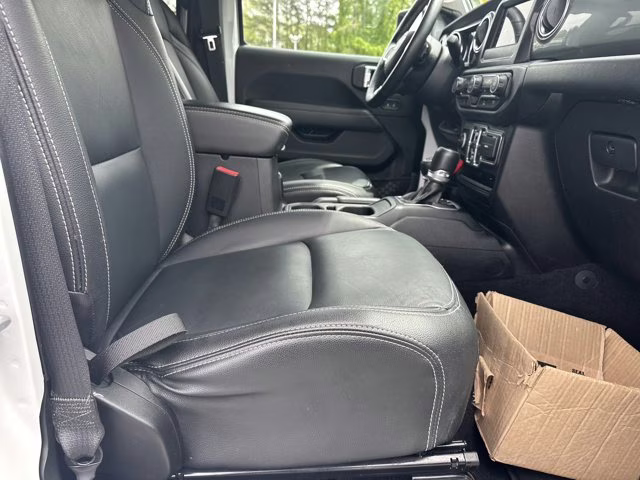 2021 Bright White Clearcoat Jeep Wrangler Unlimited Sahara 4X4 Convertible