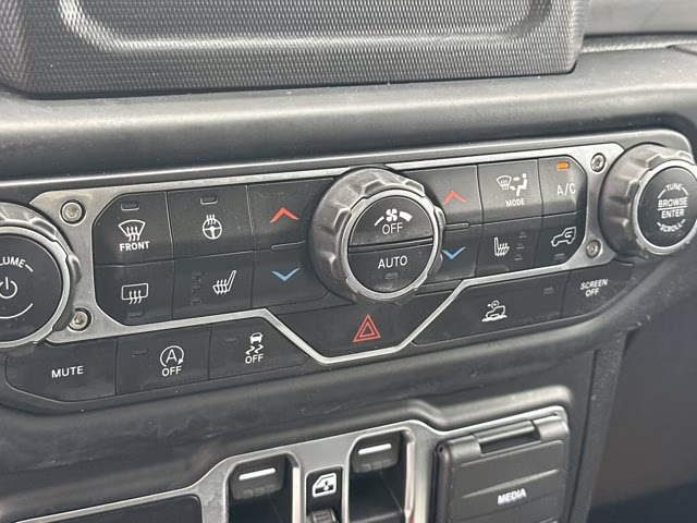 2021 Bright White Clearcoat Jeep Wrangler Unlimited Sahara 4X4 Convertible