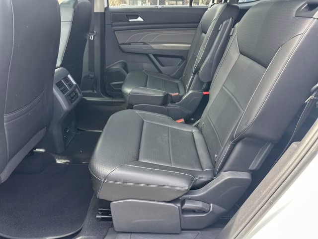 2023 White Volkswagen Atlas 2.0T SE w/Technology FWD SUV