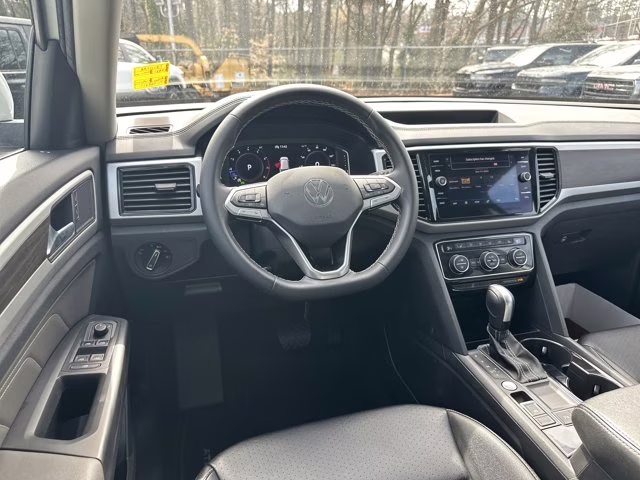 2023 White Volkswagen Atlas 2.0T SE w/Technology FWD SUV