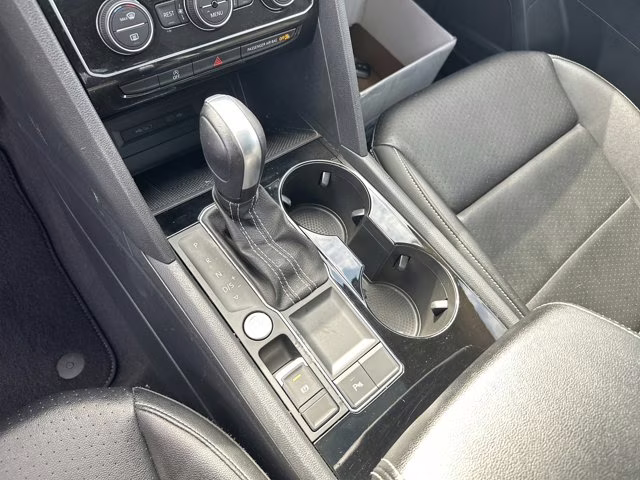 2023 White Volkswagen Atlas 2.0T SE w/Technology FWD SUV