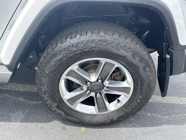 2021 Bright White Clearcoat Jeep Wrangler Unlimited Sahara 4X4 Convertible