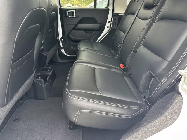 2021 Bright White Clearcoat Jeep Wrangler Unlimited Sahara 4X4 Convertible