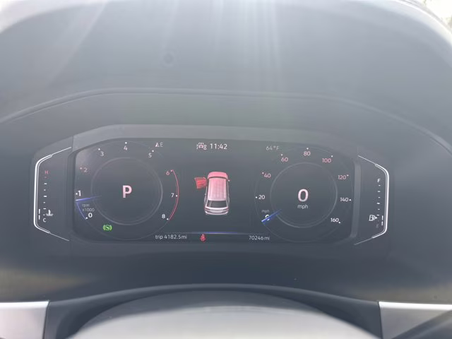 2023 White Volkswagen Atlas 2.0T SE w/Technology FWD SUV