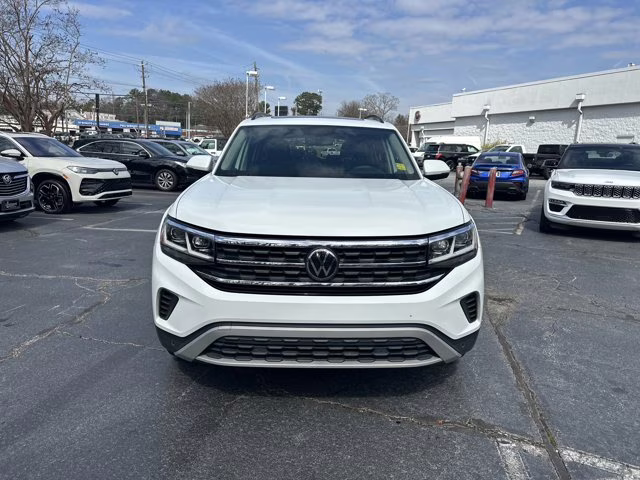 2023 White Volkswagen Atlas 2.0T SE w/Technology FWD SUV