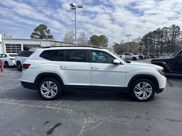 2023 White Volkswagen Atlas 2.0T SE w/Technology FWD SUV