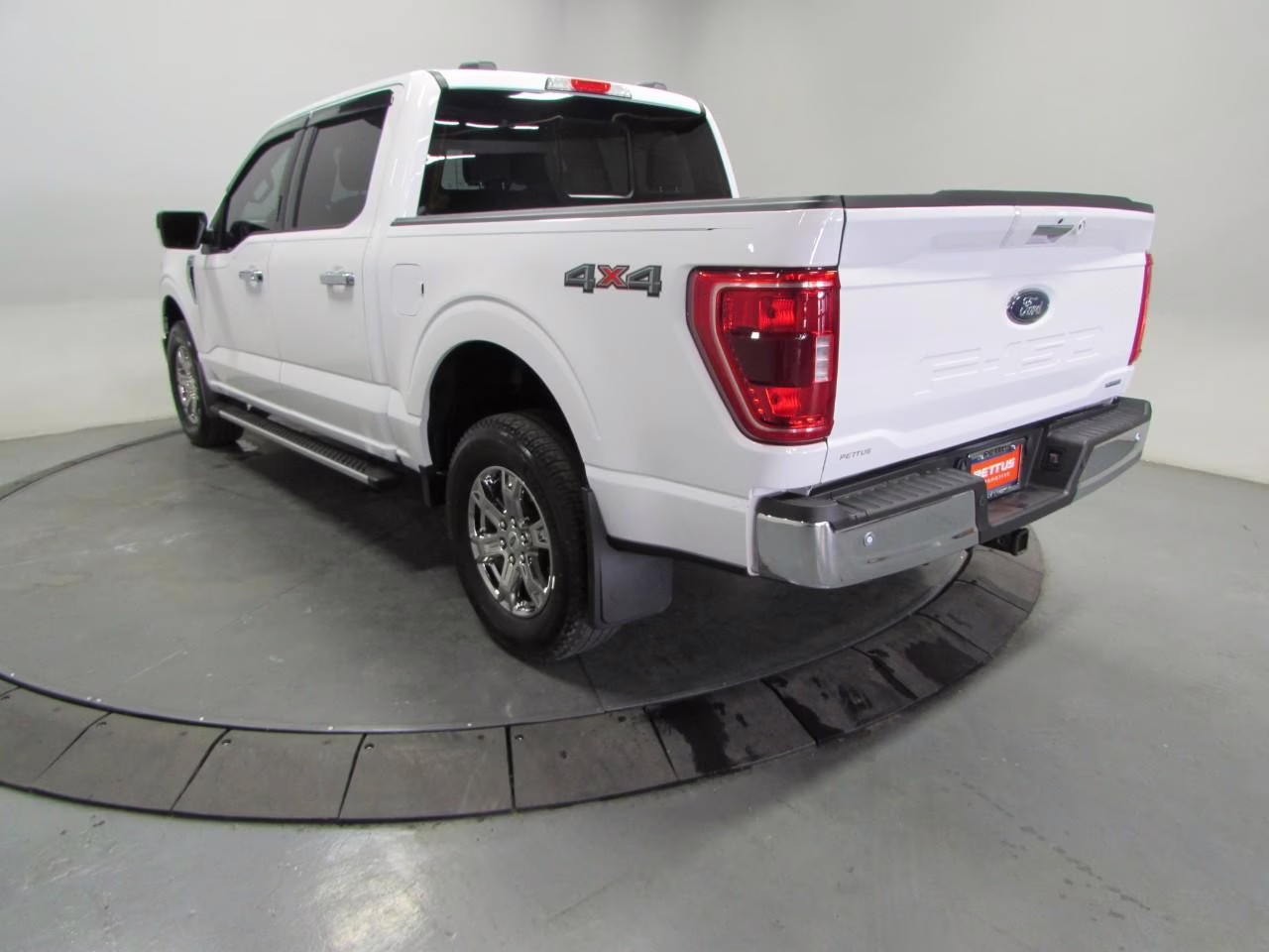 2023 Star White Metallic Tri-Coat Ford F-150 XLT 4X4 Truck