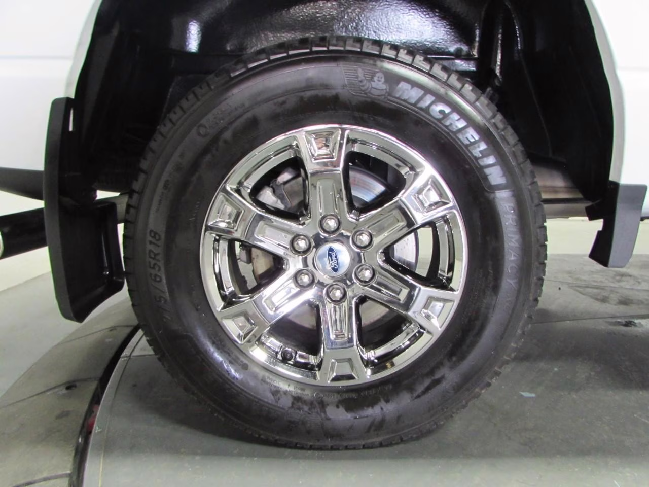 2023 Star White Metallic Tri-Coat Ford F-150 XLT 4X4 Truck