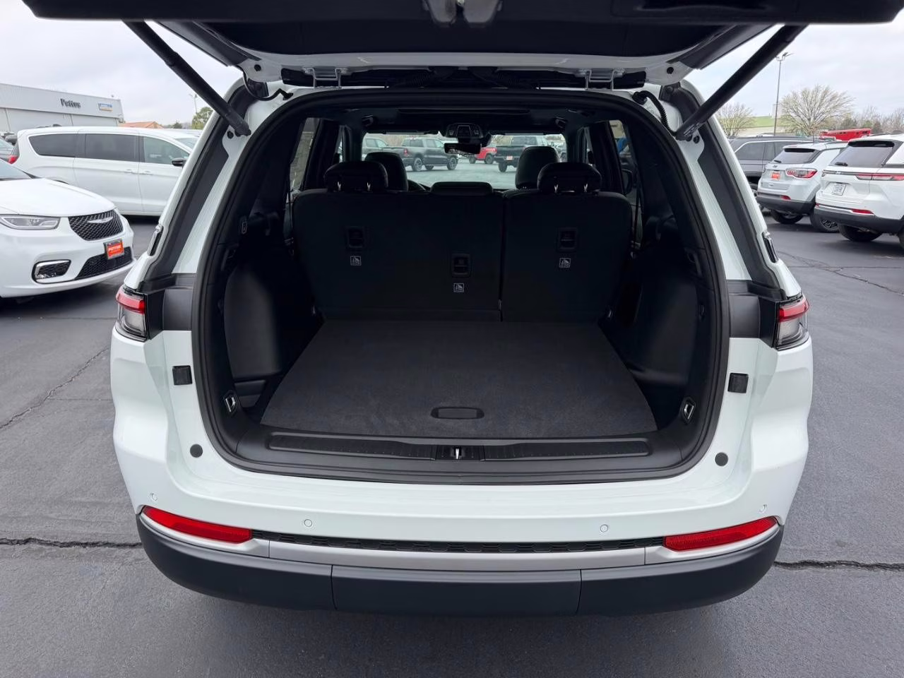 2026 Bright White Clearcoat Jeep Grand Cherokee Limited 4X4 SUV