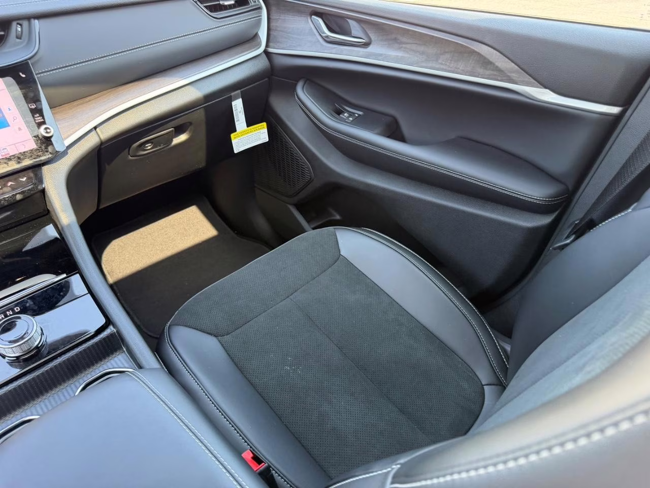 2026 Baltic Gray Metallic Clearcoat Jeep Grand Cherokee L Laredo 4X4 SUV