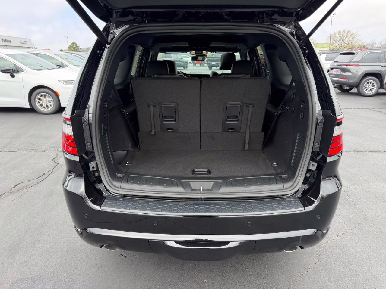 2026 DB Black Clearcoat Dodge Durango GT Plus HEMI V8 AWD SUV