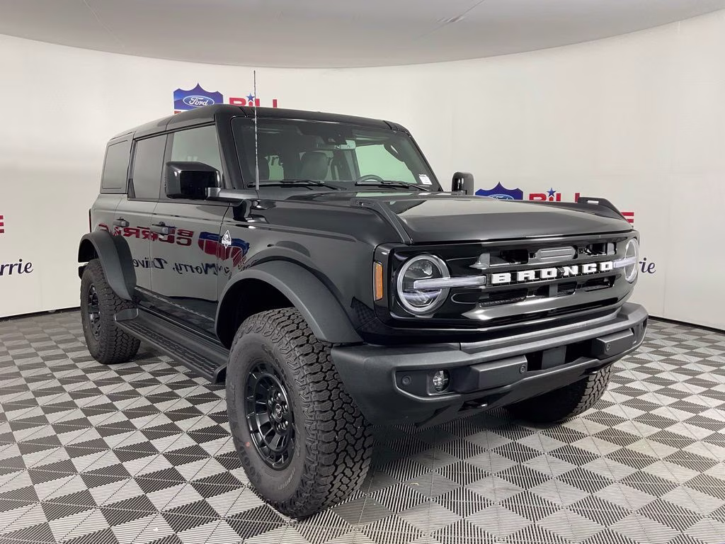 2026 Shadow Black Ford Bronco Outer Banks 4X4 SUV