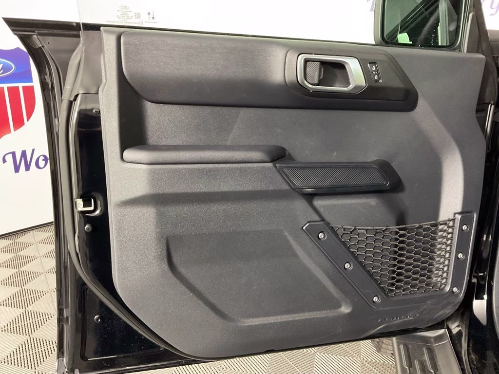 2026 Shadow Black Ford Bronco Outer Banks 4X4 SUV