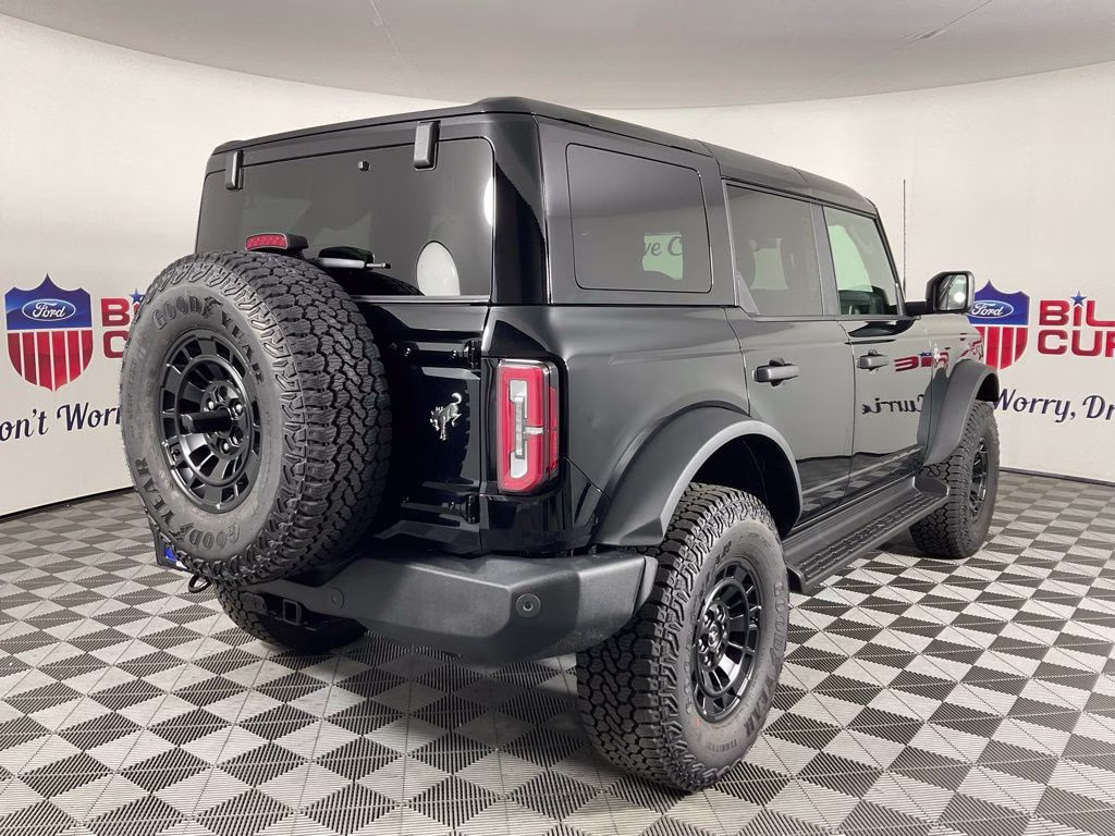 2026 Shadow Black Ford Bronco Outer Banks 4X4 SUV