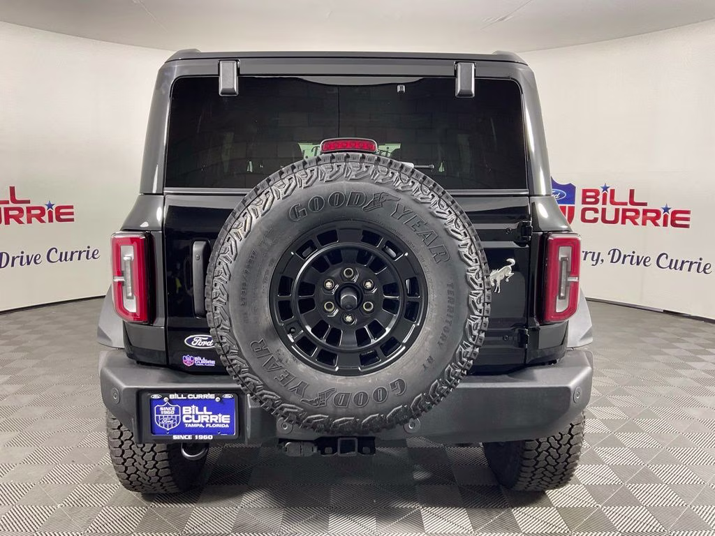 2026 Shadow Black Ford Bronco Outer Banks 4X4 SUV