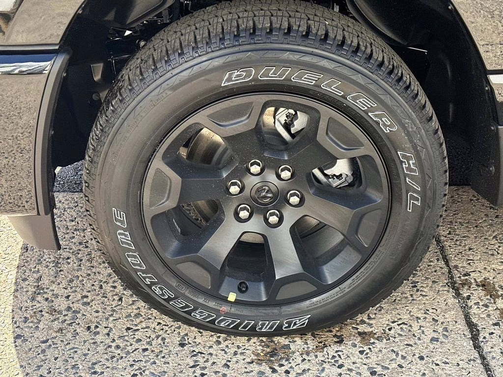 2026 Diamond Black Crystal Pearlcoat Ram 1500 Express 4X4 Truck