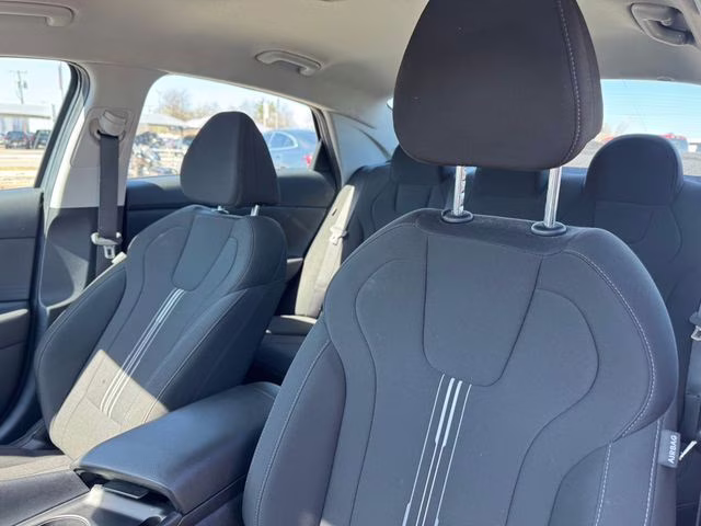 2024 Amazon Gray Hyundai Elantra SEL FWD Sedan