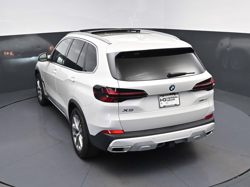2026 Mineral White Metallic BMW X5 xDrive40i AWD SUV