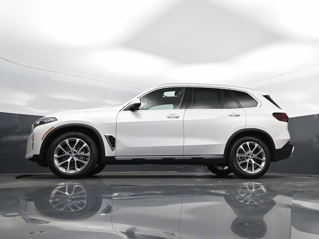 2026 Mineral White Metallic BMW X5 xDrive40i AWD SUV