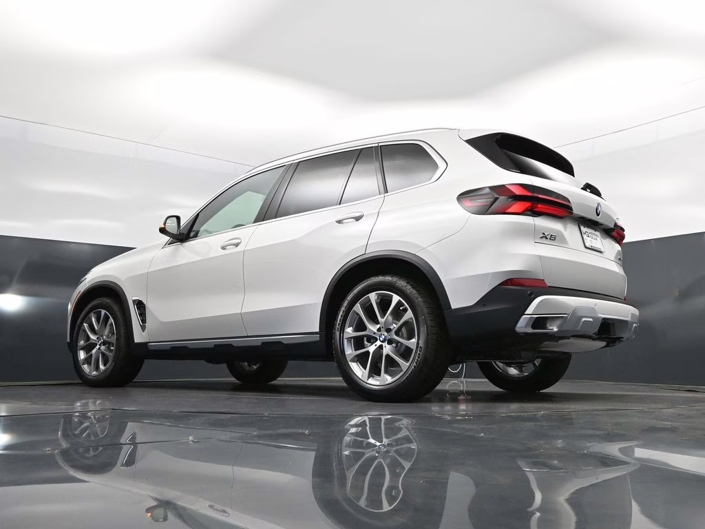 2026 Mineral White Metallic BMW X5 xDrive40i AWD SUV