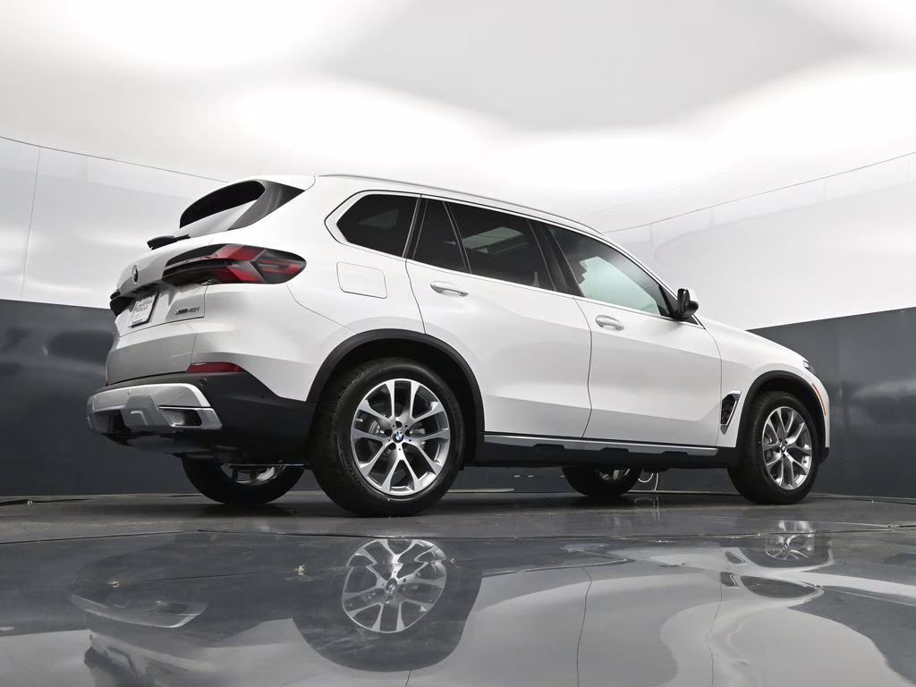 2026 Mineral White Metallic BMW X5 xDrive40i AWD SUV