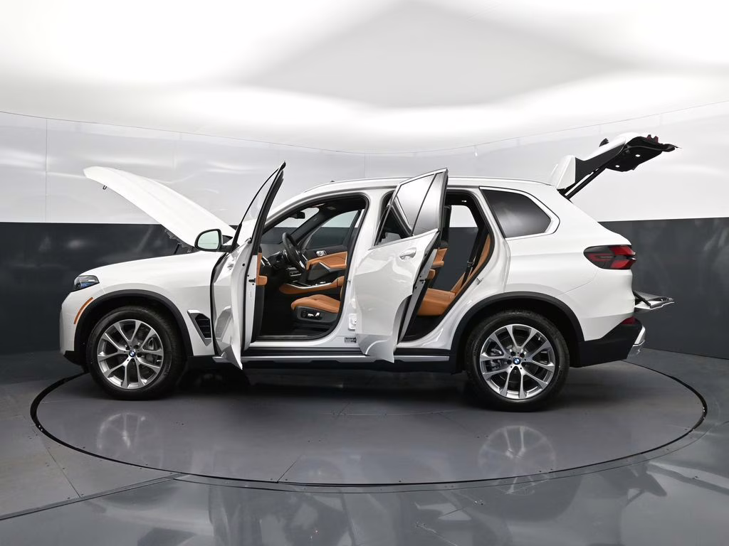 2026 Mineral White Metallic BMW X5 xDrive40i AWD SUV