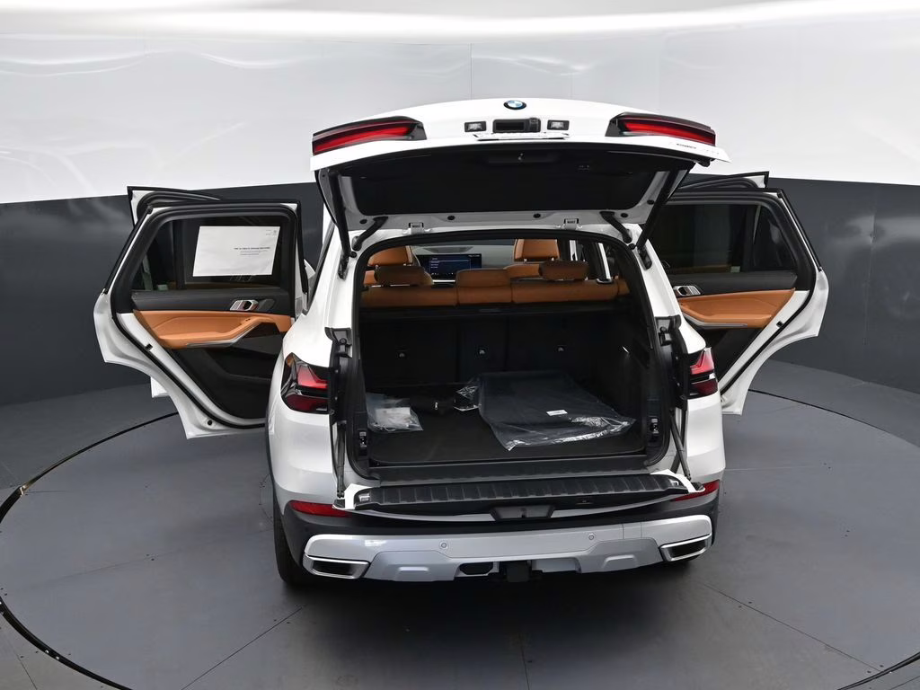 2026 Mineral White Metallic BMW X5 xDrive40i AWD SUV