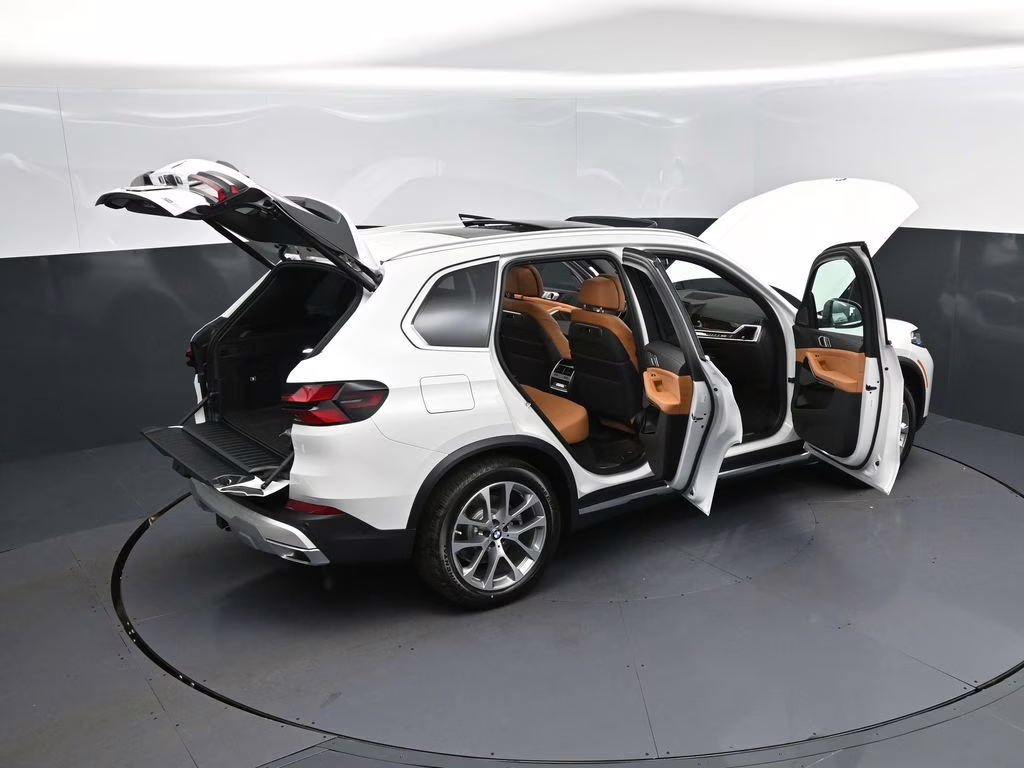 2026 Mineral White Metallic BMW X5 xDrive40i AWD SUV