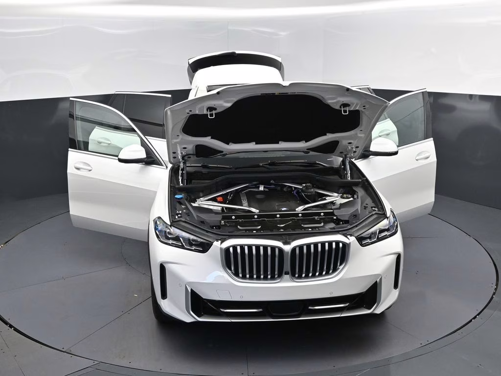 2026 Mineral White Metallic BMW X5 xDrive40i AWD SUV
