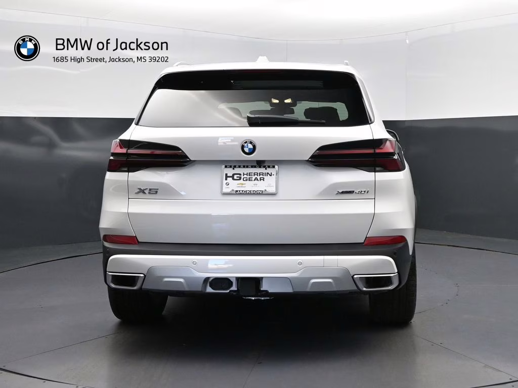 2026 Mineral White Metallic BMW X5 xDrive40i AWD SUV