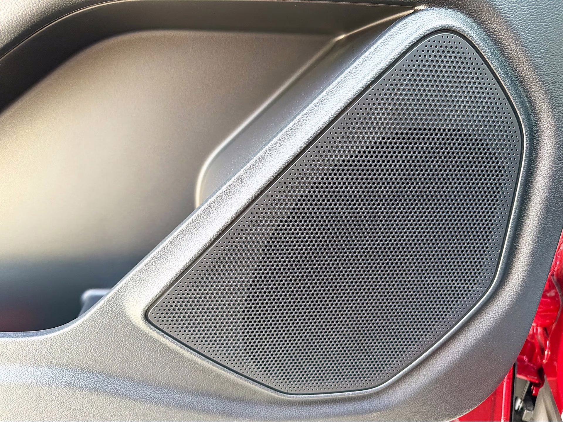 2026 Rapid Red Metallic Tinted Clearcoat Ford Explorer ST-Line RWD SUV